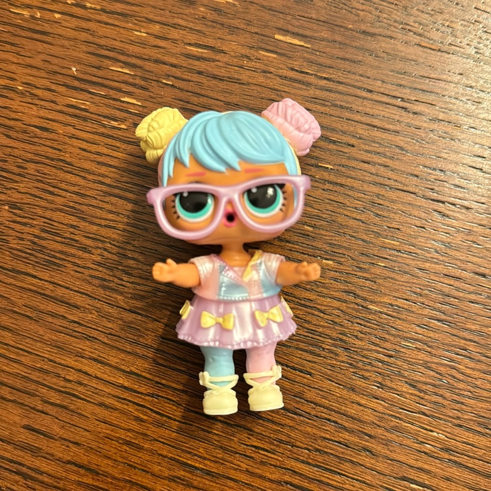 2 LOL surprise mini dolls